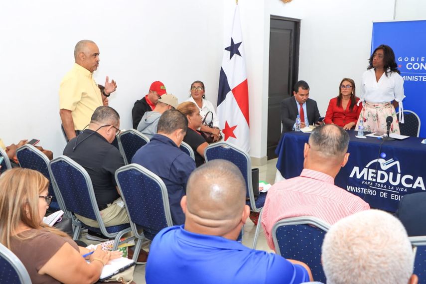 El MEDUCA y dirigentes magisteriales revisaron el progreso de la agenda educativa.