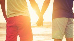 Pareja homosexual rusa pide asilo a Estados Unidos tras amenazas de la justicia