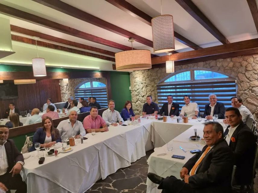 En esta reunión se congregaron los presidentes del partido Cambio Demcorático