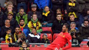 Liverpool se exhibe ante Watford y queda como único líder