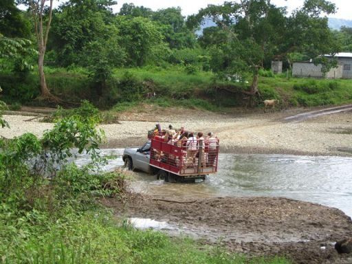Un sofocante calor da la bienvenida a la Ruta Quetzal a Quebrada Eusebio