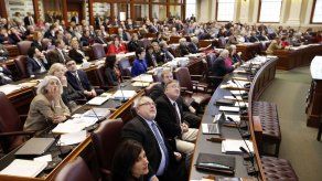 Fracasa intento de destituir al gobernador de Maine