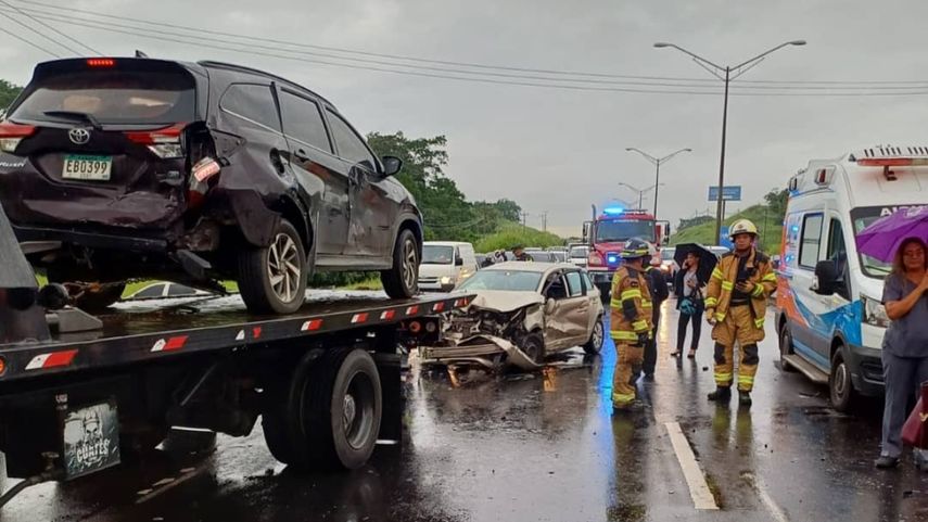 Accidente de tránsito en la Autopista Arraiján - La Chorrera