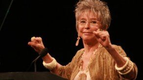 Rita Moreno dice que quiso darle celos a Marlon Brando con Elvis Presley