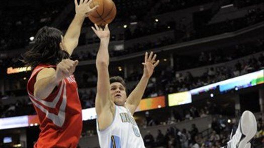 Scola anota 25 puntos para Rockets; Kobe supera a ONeal en LA