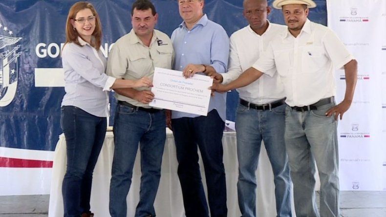 Entregan orden de proceder para proyectos de agua potable en Darién