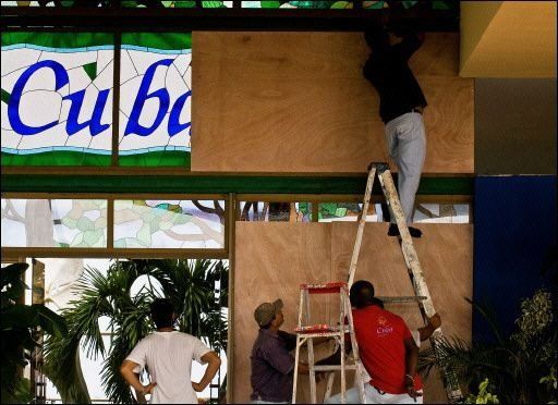 Ike golpea Cuba y deja 4 muertos, un millón de evacuados