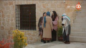 Dilsah le reclama a Reyyan hasta el punto de querer golpearla.