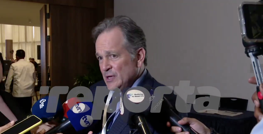 Ministro de ambiente Juan Carlos Navarro