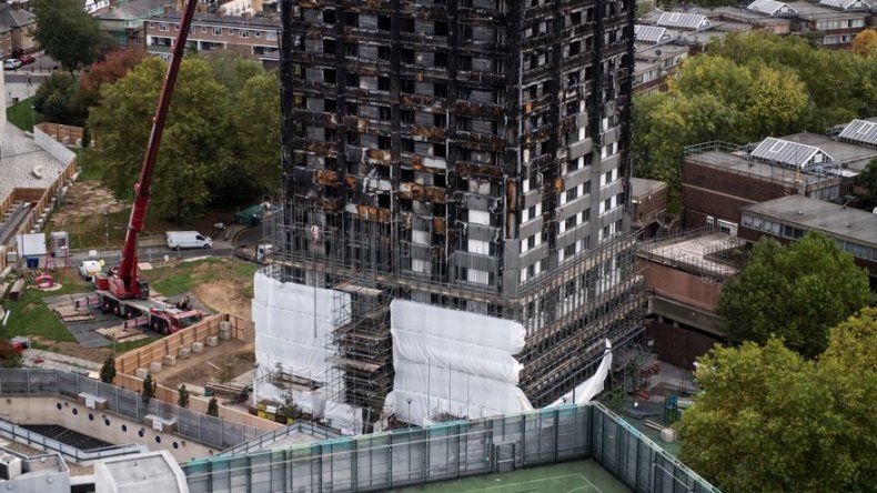 Policía fija en 71 la cifra de muertos en fuego de Londres