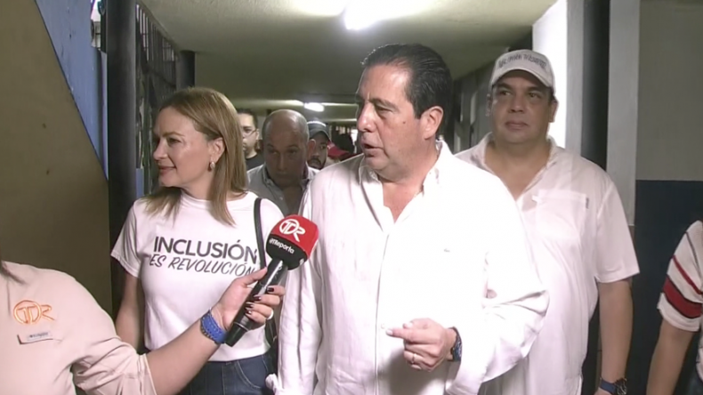 Martín Torrijos ejerce su derecho al voto, vamos a presentar la mejor oferta electoral