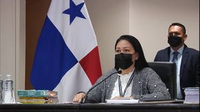 La jueza liquidadora de causas penales, Baloísa Marquínez, preside la audiencia.