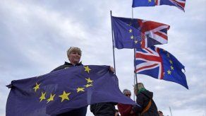 Negociador de UE para el Brexit invita a Reino Unido a continuar en el mercado único