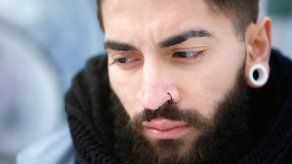 Ministro paraguayo dice que uso de piercing es una enfermedad mental