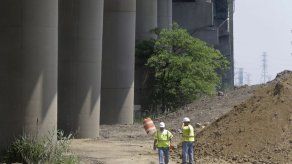 Pila de tierra pudo afectar puente en Delaware