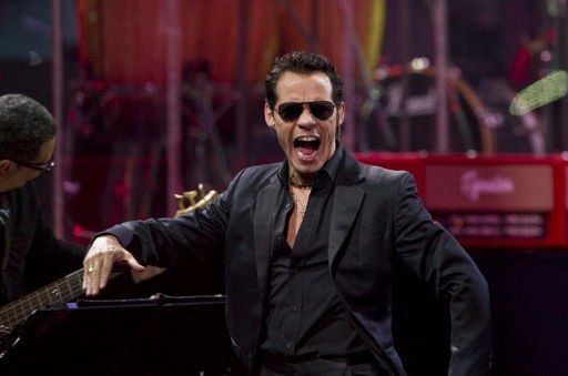Marc Anthony recibe premio por su aporte a la música popular