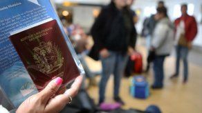 Activan policía migratoria en principal aeropuerto de Venezuela
