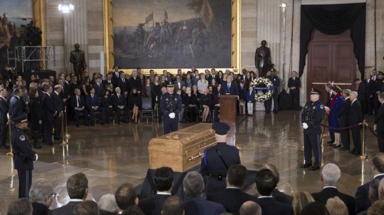 Políticos elogian a Graham, considerado el pastor de EEUU