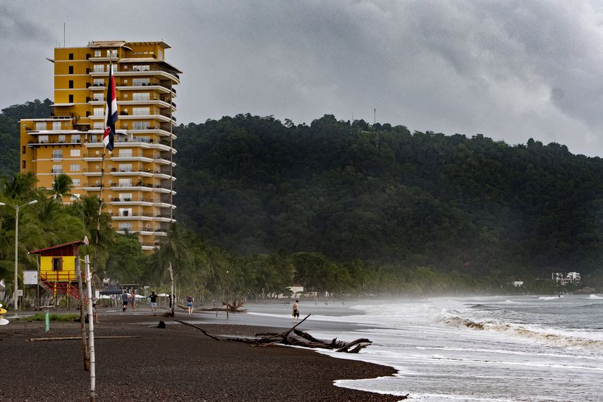 Costa Rica prevé mejora en turismo tras reducción de alerta de EEUU