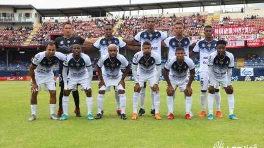 El Veraguas CD puso a bailar a la fanaticada presente en el Estadio Omar Torrijos al lograr la clasificación a play-offs en su primera temporada jugando en la LPF.