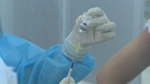 La OMS recomienda seguir vacunando con la vacuna AstraZeneca por el momento