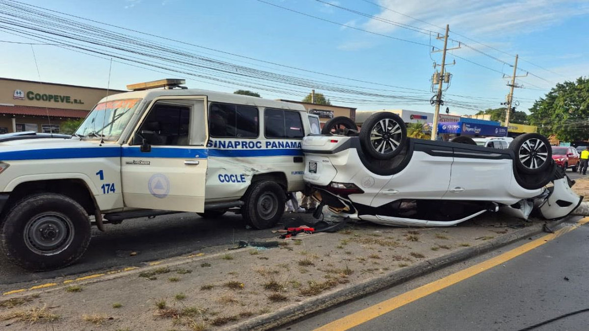 Colisión en Penonomé involucra vehículo de SINAPROC.