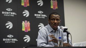 Raptors echan al técnico Casey tras otra barrida ante Cavs