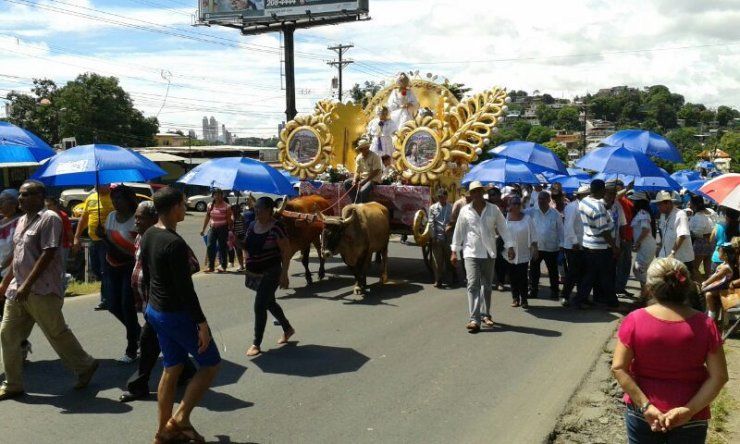 Santeños celebran 192 años del Grito de Independencia