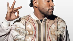 Don Omar tiene 46 años.