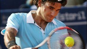 Federer gana su primer partido en Estoril