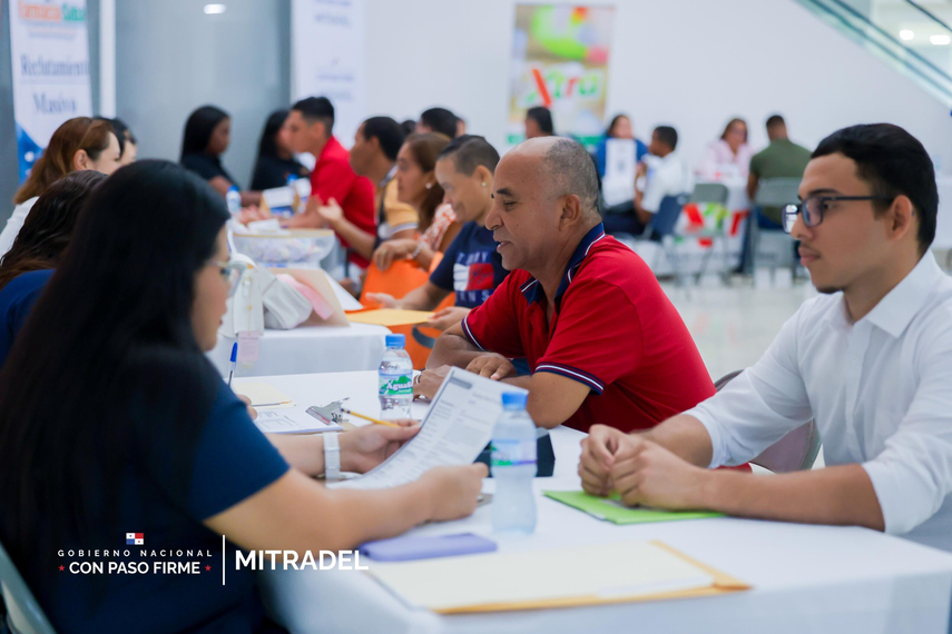 CCIAP y MITRADEL anuncian nuevas ofertas de trabajo