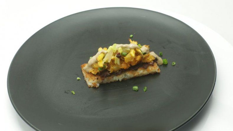 Montadito de bacalao y morcilla con encurtido de sandia - José