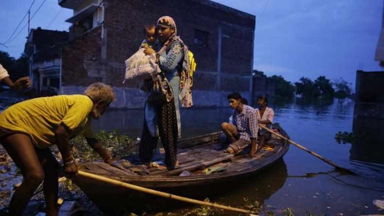 India: mueren al menos 175 en las inundaciones de verano