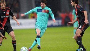 Obligarán a jugadores del Leverkusen subastar camiseta de Messi