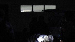 Policía hondureña decomisó 64 paquetes con miles de dólares en dos vehículos