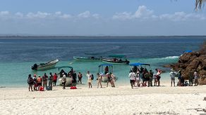Visitantes en Isla Iguana, provincia de Los Santos.