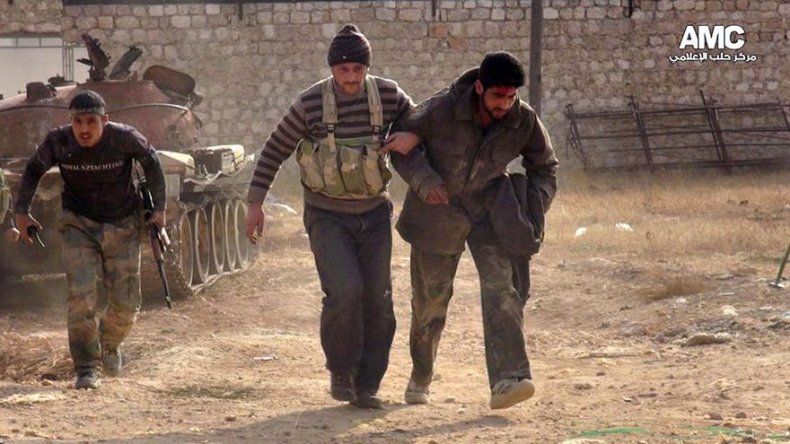 Chocan fuerzas sirias y rebeldes al sur de Damasco