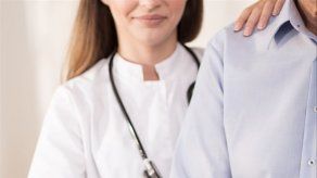 El síndrome de anciano viajero incide en deterioro de salud de los pacientes