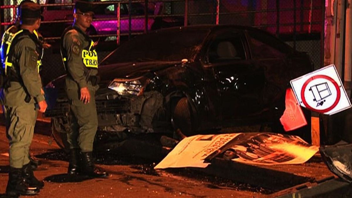 Hombre murió mientras esperaba un Metrobus en Tumba Muerto
