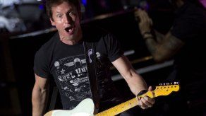 James Blunt cautiva con su eclecticismo musical en el Starlite de Marbella