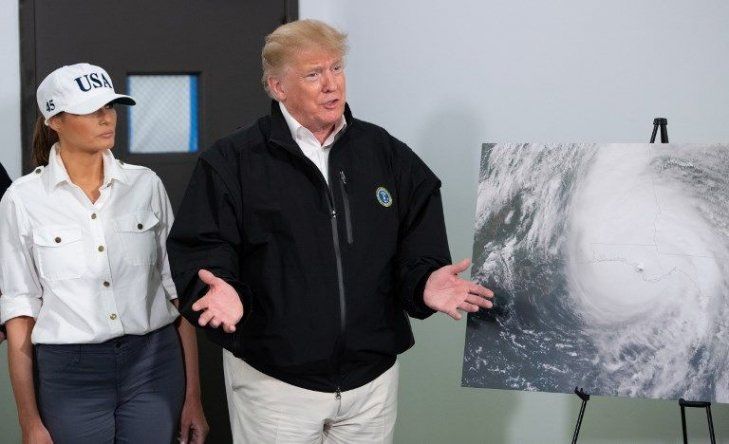 Trump cuestiona el cambio climático en visita a zonas azotadas por el huracán Michael