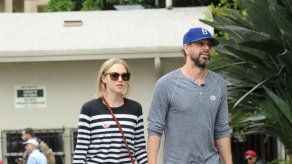 Prometido de Amanda Seyfried alaba su humildad y talento como actriz