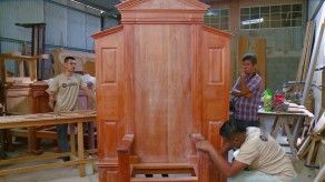 Panameños confeccionaron la silla que usará el papa Francisco para la JMJ Panameños confeccionaron la silla que usará el papa Francisco para la JMJ