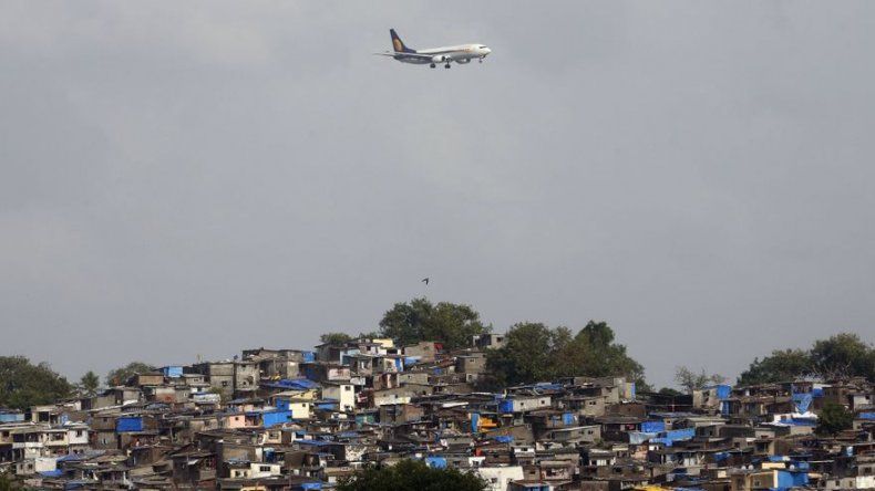 India cambia normas de aviación para mejorar el servicio