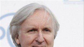 James Cameron llega con su minisubmarino Deepsea Challenger