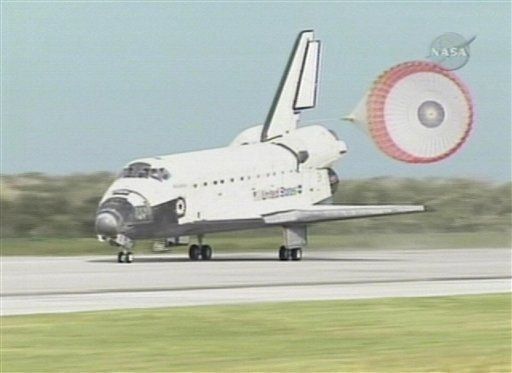 Imágenes del Atlantis en el espacio