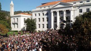 Miles de personas protestan por la elección de Trump en principales ciudades