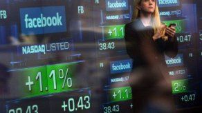 Acciones de Facebook bajan debido a la pérdida de usuarios de Instagram