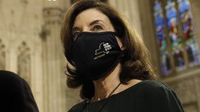 La demócrata Kathy Hochul, actual vicegobernadora de Nueva York, se convertirá en la primera mujer que dirige el estado después de la dimisión del gobernador Andrew Cuomo.