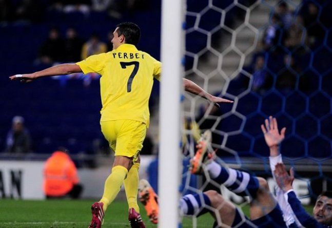 Villarreal gana 2-1 al Espanyol y recupera la quinta plaza